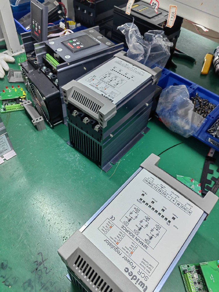 如何确定电力调整器触发？榈墓收衔恢？